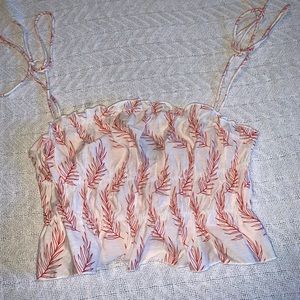 Tie knot strapped crop top